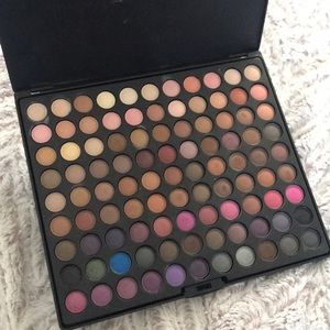 Bh Cosmetics eyeshadow pallets + concealer